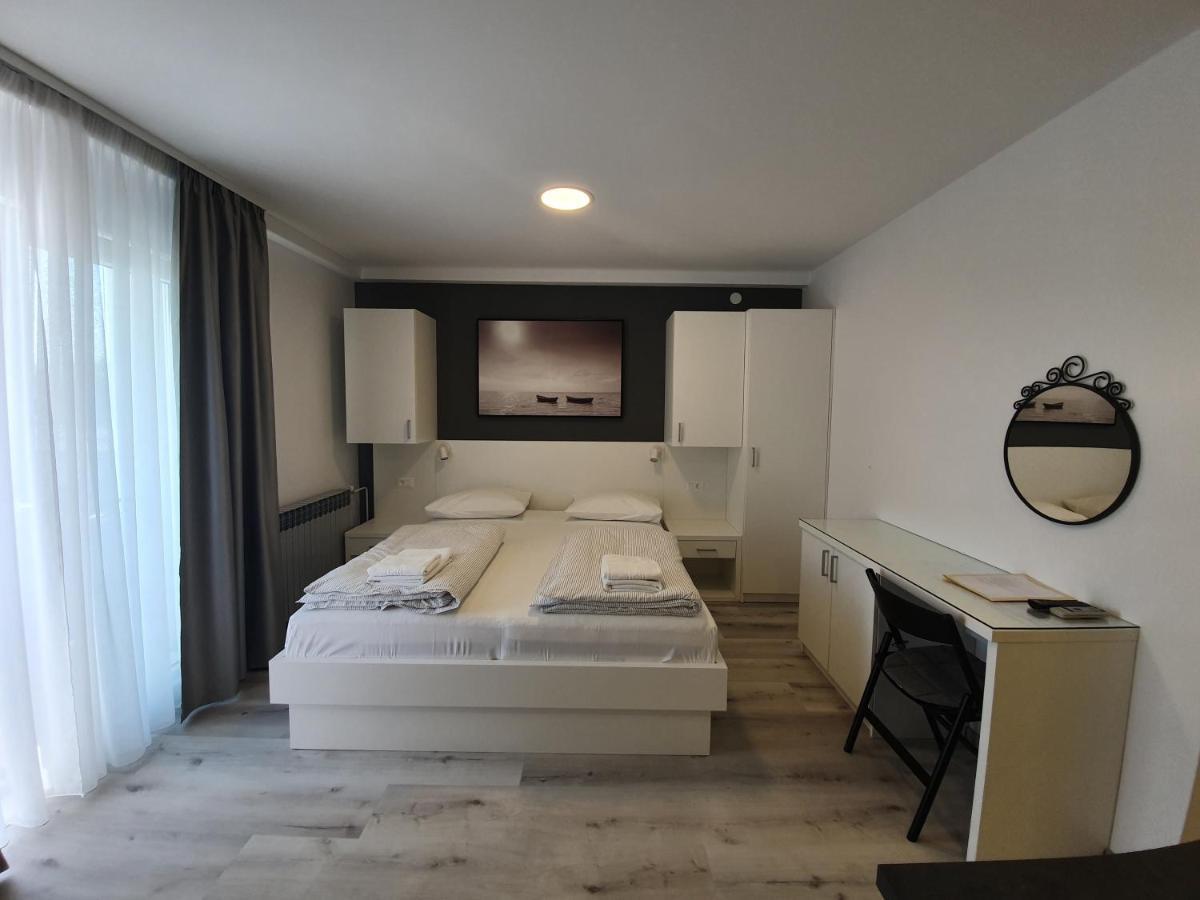 Apartments And Rooms By The Sea Baska Voda, Makarska - 2578 Baška Voda Exterior foto